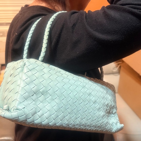 EUC! Bottega Veneta intrecciato handle bag.Lamb skin,soft blue,Dual handles🫶 - Picture 11 of 12